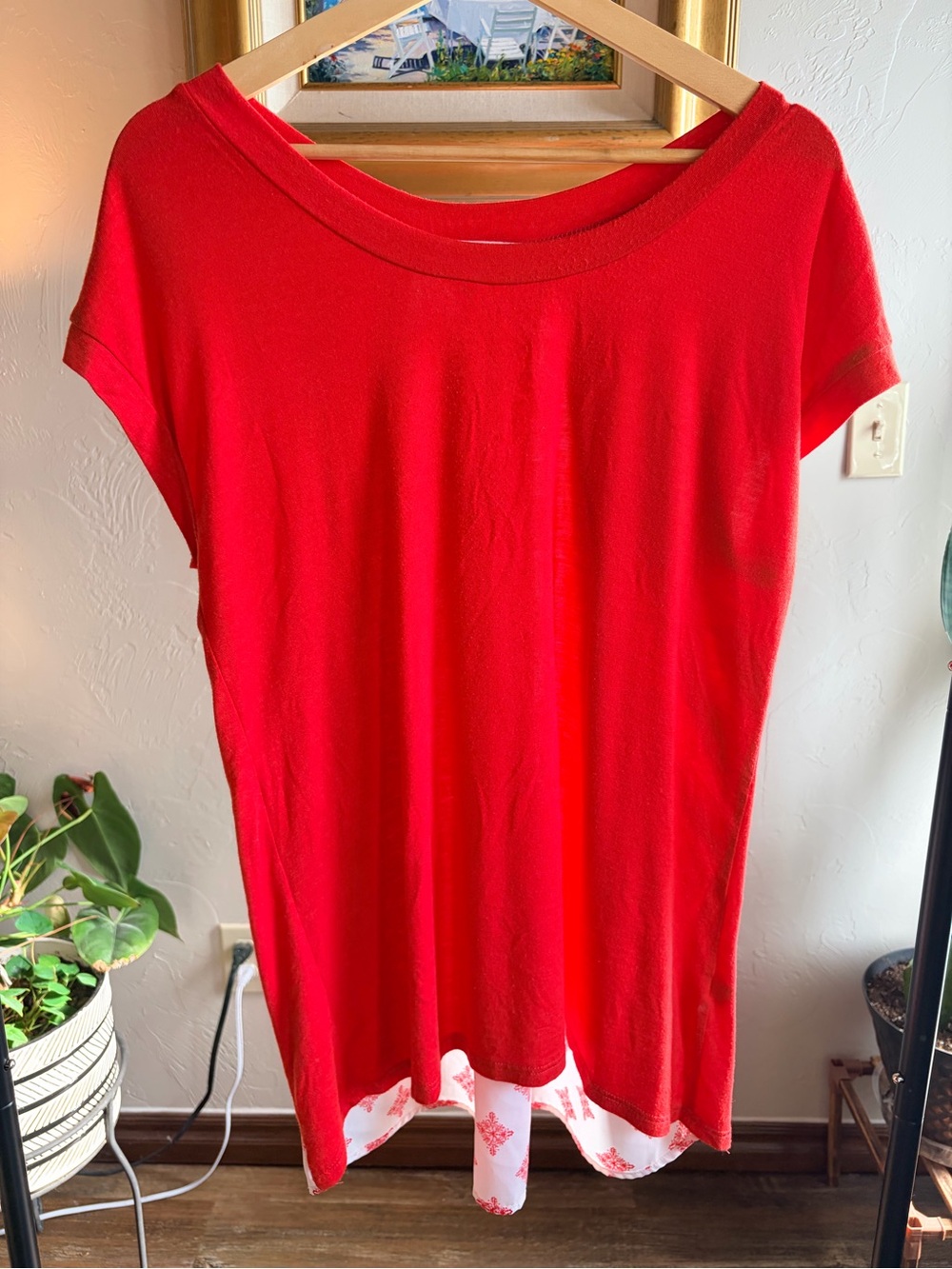 Le Lis Bright Red Short Sleeve Tunic with Patterned Hem Trim Sz L